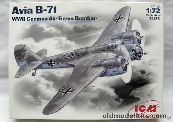 ICM 1/72 Avia B-71 Bomber (License-Built SB 2M-100 / ANT-40)- Bulgarian Air Force  / Luftwaffe, 72163 plastic model kit